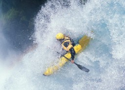 华体会入口：国足调整心态再出发，对阵日本队全力拼搏