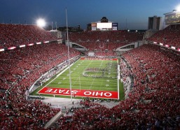 华体会入口_边缘挣扎的十五分钟，马穆数据栏的苍白与马刺轮换的迷思