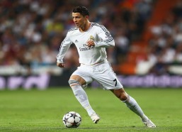 华体会线上入口：施魏因施泰格引领德国足球新浪潮，国王联赛点燃激情赛场