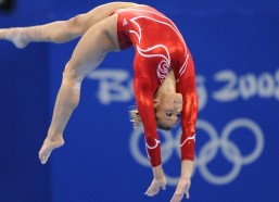 华体会官方|奇兵哑火成孤岛 九人上双浪潮中加福德数据栏显突兀