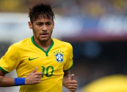 【华体会入口】波兰足协强硬谴责球迷投掷烟火事件，坚守安全底线绝不容忍违规行为