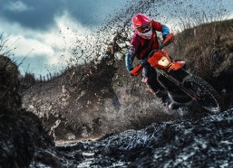 华体会登陆入口-扬科维奇破解上半场心态谜题，方昊活力点燃球队胜利之火